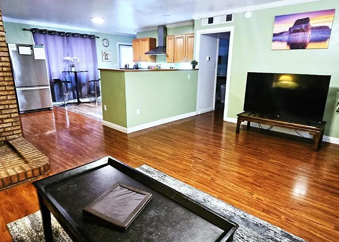 Hot Tub-boat Parking-sups-fire Pit-ping Pong-wd-coffee Bar * Page